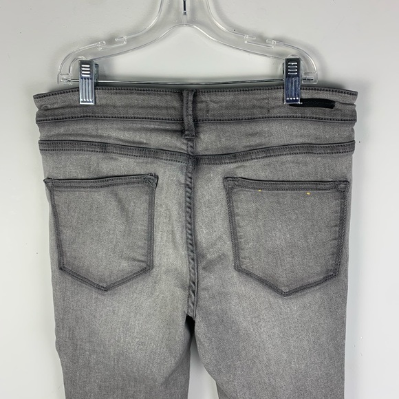 Anthro Pilcro Gray Mid-Rise Gray Skinny Jeans - Picture 6 of 9